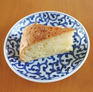 米麹ケーキカット